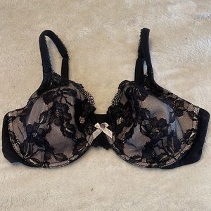 VS lace bra
